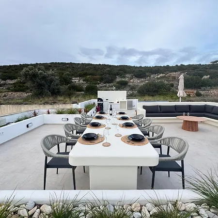 La Vie Est Belle 3 Luxury Bbq Jacuzzi&view Holiday home *