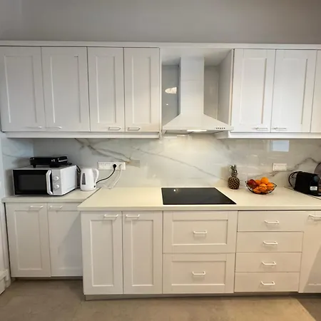 La Vie Est Belle 3 Luxury Bbq Jacuzzi&view Holiday home Pounda